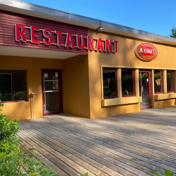 A côté